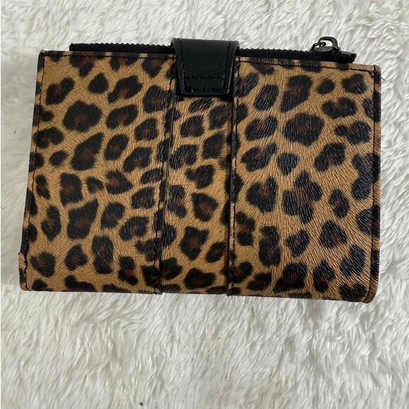Cluci Cheetah Wallet New With Out Tag - Picture 5 of 8